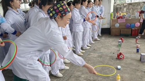 雅安仁康醫(yī)院：慶祝5.12國(guó)際護(hù)士節(jié)，這樣的團(tuán)建太甜太暖